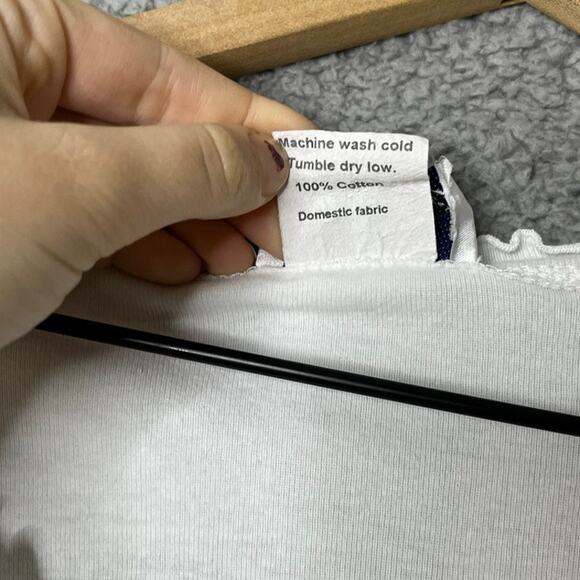 L. Marco Top Medium Italy City Art to WearRhinestone Ruffle V-Neck Shirt White - Picture 5 of 12